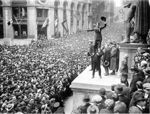 Fairbanks_and_Chaplin,_Wall_Street_Rally,_New_York_Times,_1918[1]